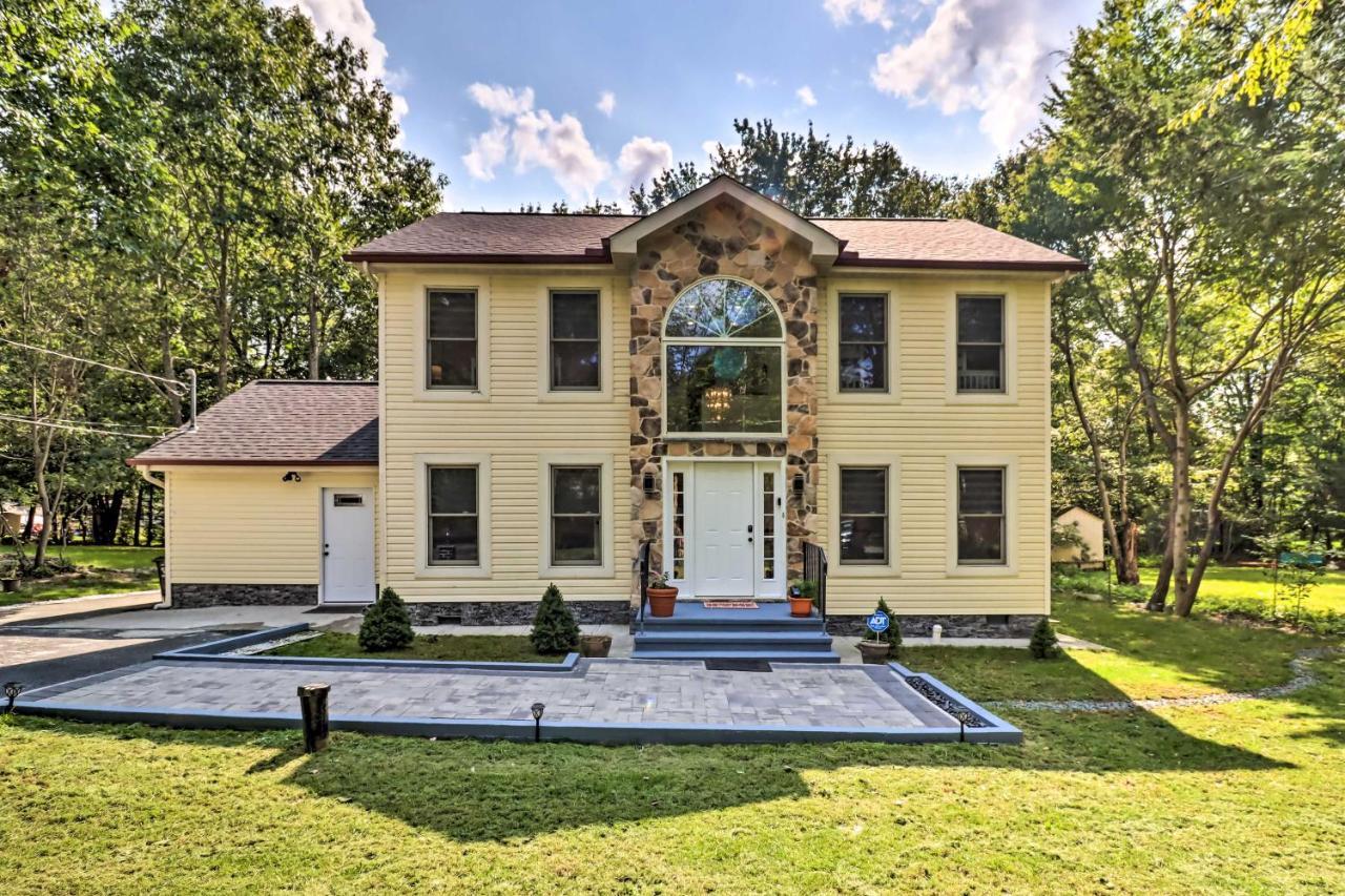 Holiday home Family Paradise With Yard And Game Room! Pocono Summit