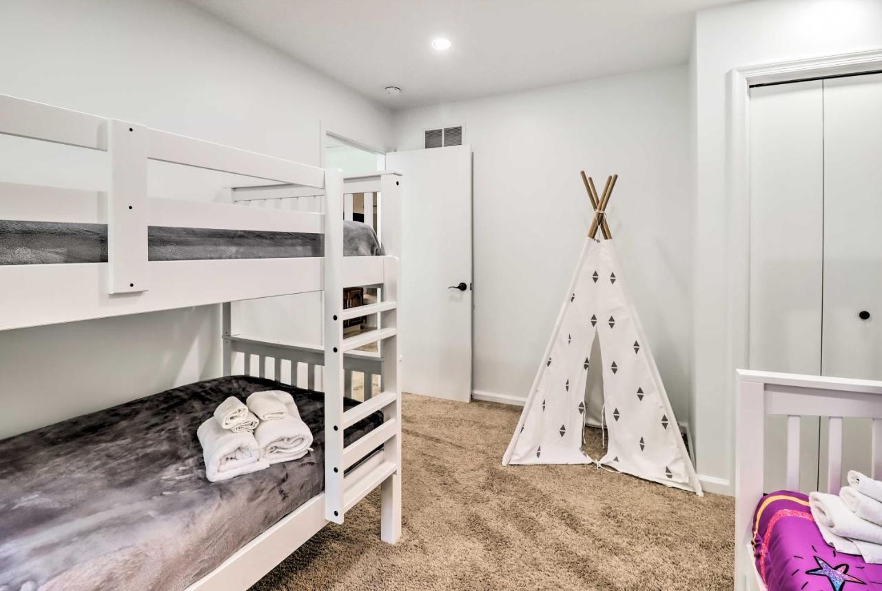 Holiday home Family Paradise With Yard And Game Room! *